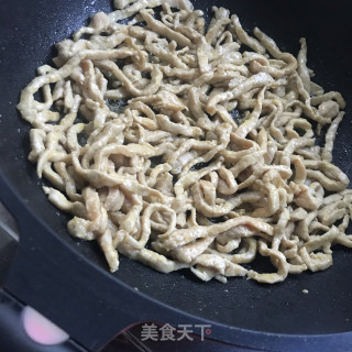 剁椒洋葱炒肉步骤5