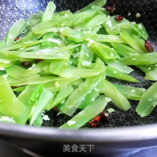 蒜蓉炒翡翠片步骤7