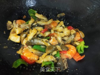 平菇炒青虾步骤12