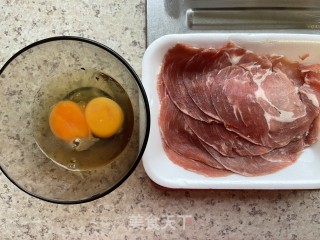 滑蛋洋葱汁烩肉片步骤2