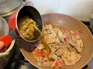 滑蛋洋葱汁烩肉片步骤5