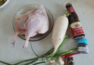 白萝卜炖鸭肉步骤1