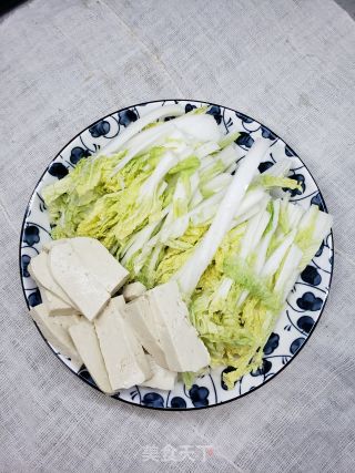 白菜豆腐粉丝鸭架汤步骤2