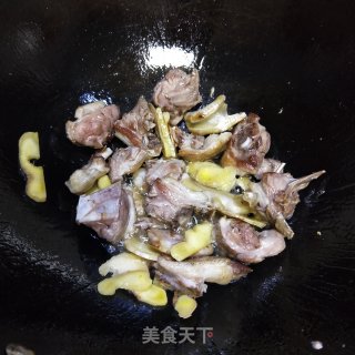 鸭腿肉炖萝卜 步骤6