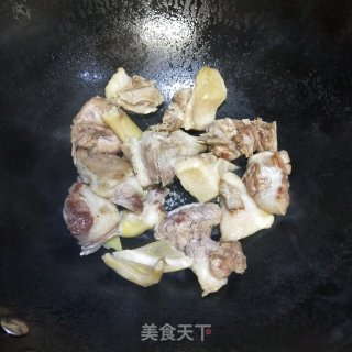 鸭腿肉炖萝卜 步骤5