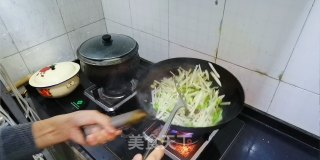 白萝卜炒粉条步骤9