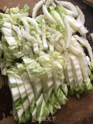 肉丸肉片炖白菜步骤2