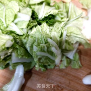 “炖菜”大肠白菜炖萝卜丸子步骤2 “炖菜”大肠白菜炖萝卜丸子步骤2