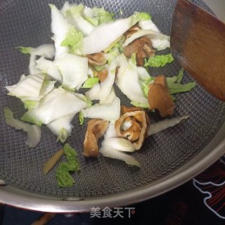 “炖菜”大肠白菜炖萝卜丸子步骤5 “炖菜”大肠白菜炖萝卜丸子步骤5