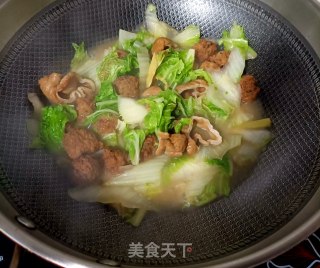 “炖菜”大肠白菜炖萝卜丸子步骤11 “炖菜”大肠白菜炖萝卜丸子步骤11