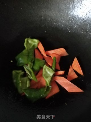 海鲜菇炒鸡蛋步骤5