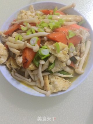 海鲜菇炒鸡蛋步骤9