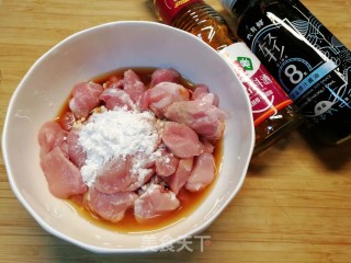 家常快手菜，杏鲍菇炒鸡肉步骤2