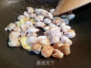 家常快手菜，杏鲍菇炒鸡肉步骤6