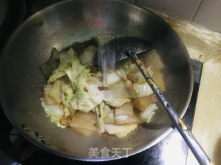 土豆恶炒白菜步骤7