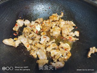 芹菜扁豆炒肉片步骤2
