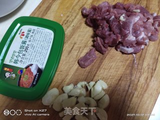 肉片炒豇豆步骤1