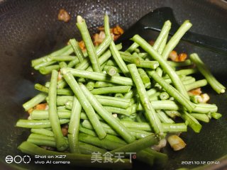 肉片炒豇豆步骤5