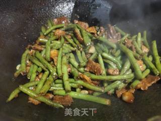 肉片炒豇豆步骤7
