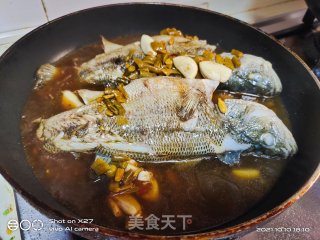 酸豆角烧鲈鱼步骤3