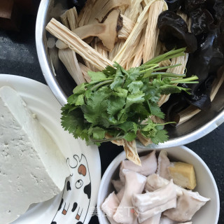 香辣时蔬炖肥牛步骤1
