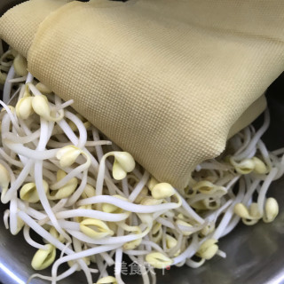 香辣时蔬炖肥牛步骤2