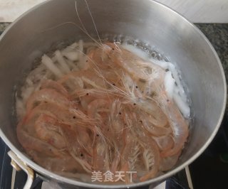 水煮白萝卜虾步骤6