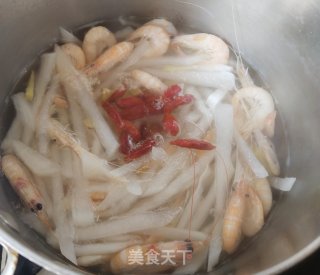 水煮白萝卜虾步骤8