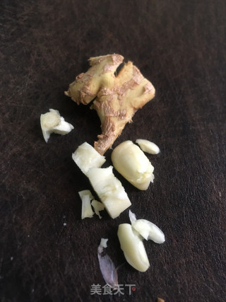 肉丸焖水东芥菜步骤3