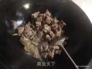 焖鹅肉步骤5