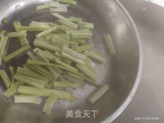 焖鹅肉步骤7