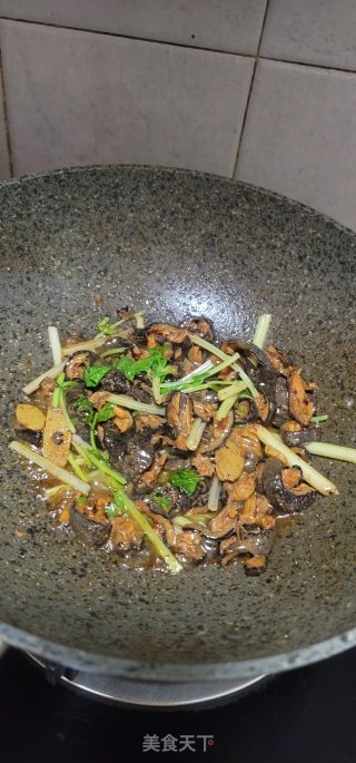 芹菜炒红极参步骤10