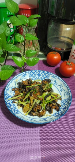 芹菜炒红极参步骤12