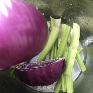 松茸炒时蔬步骤2