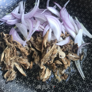 松茸炒时蔬步骤5