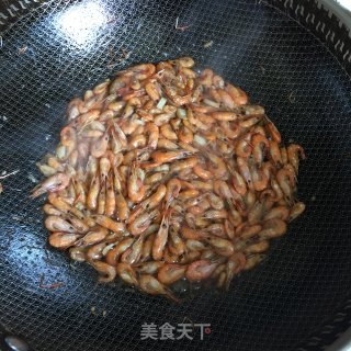 青椒炒河虾步骤2