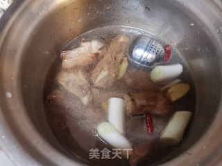 排骨土豆炖宽粉步骤5