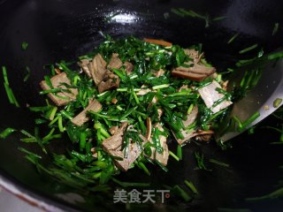 韭菜炒五香豆腐步骤5