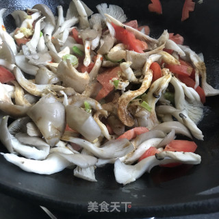 家常番茄炒蘑菇步骤7