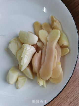酸豆角辣椒炒肉步骤3