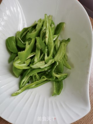 酸豆角辣椒炒肉步骤2