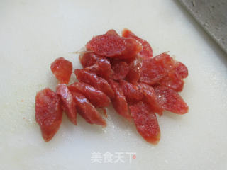 大蒜香肠炒黄豆芽步骤2