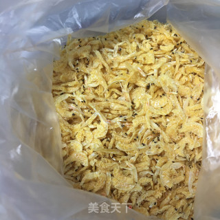 虾皮香芹炒萝卜步骤2
