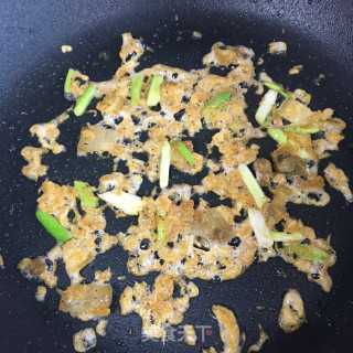 虾皮香芹炒萝卜步骤7