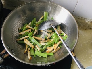 青椒炒豆干步骤8