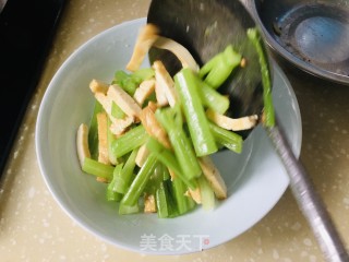 青椒炒豆干步骤9