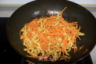 肉丝胡萝卜圆白菜步骤5