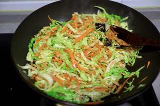 肉丝胡萝卜圆白菜步骤6
