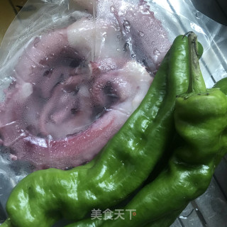黑胡椒青椒炒章鱼步骤1