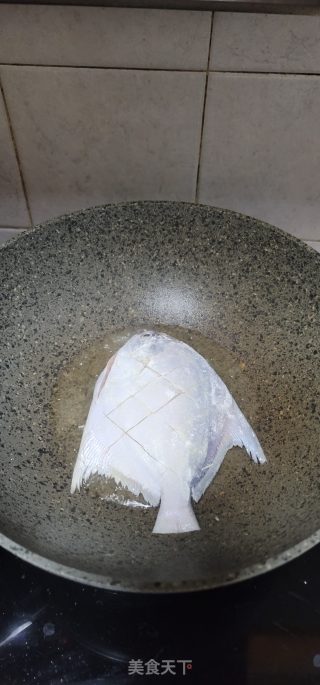 黄豆酱烧白鲳步骤3